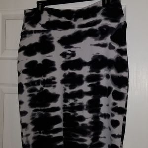 EUC Lularoe L Cassie skirt